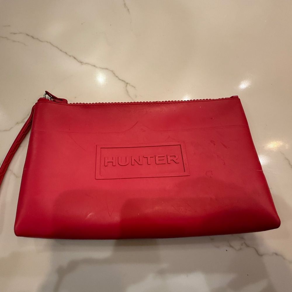 EUC Hunter Rubber Zipped Clutch